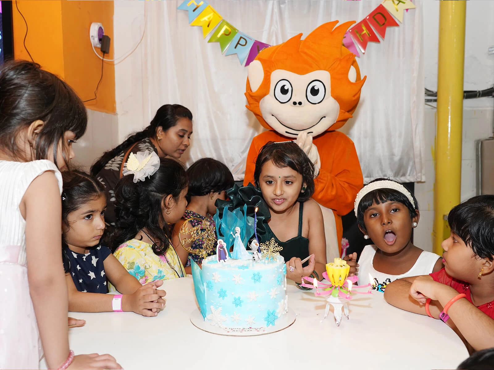 kids birthday celebration at skyjumper