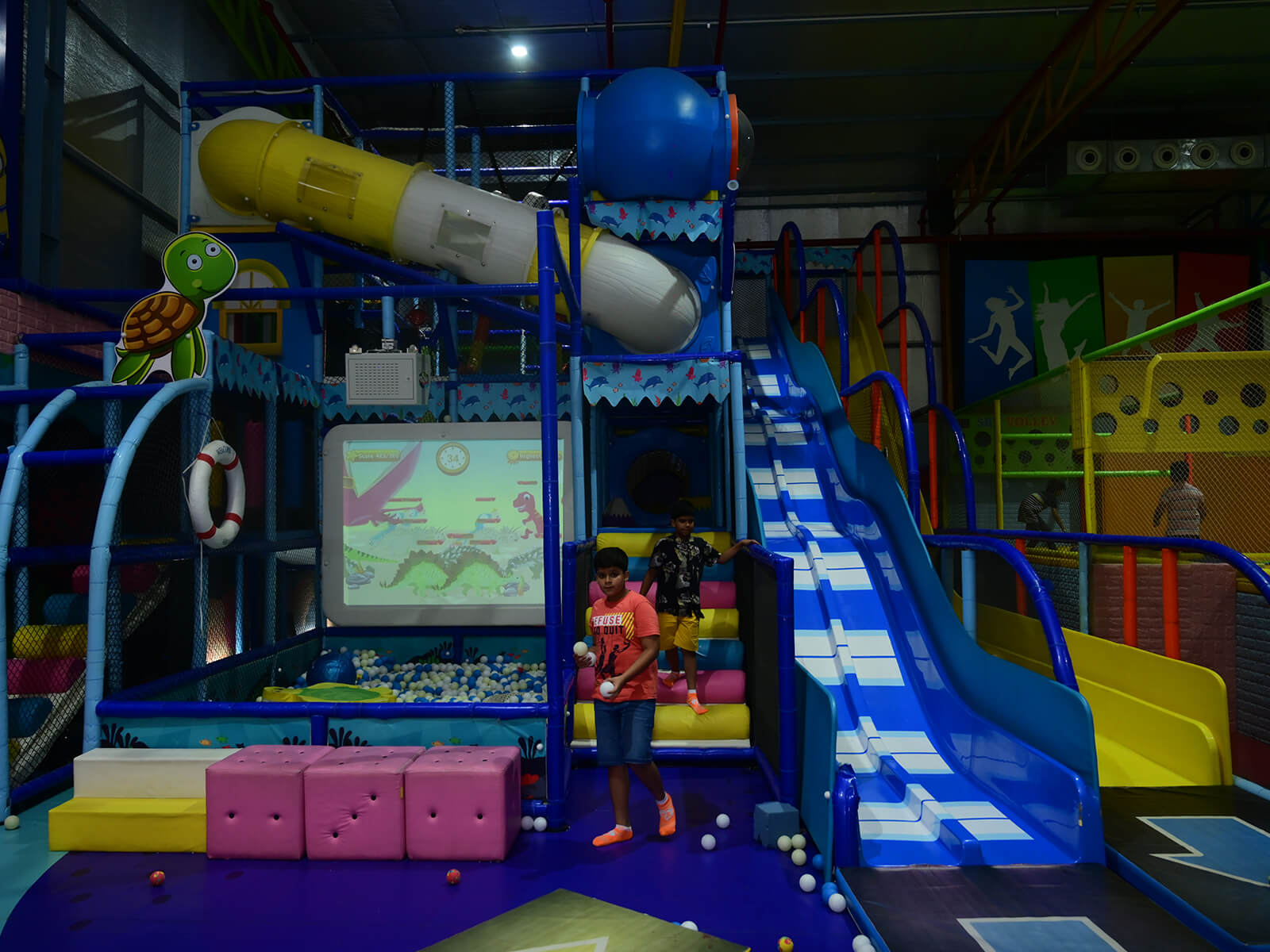 kids play area in lucknow