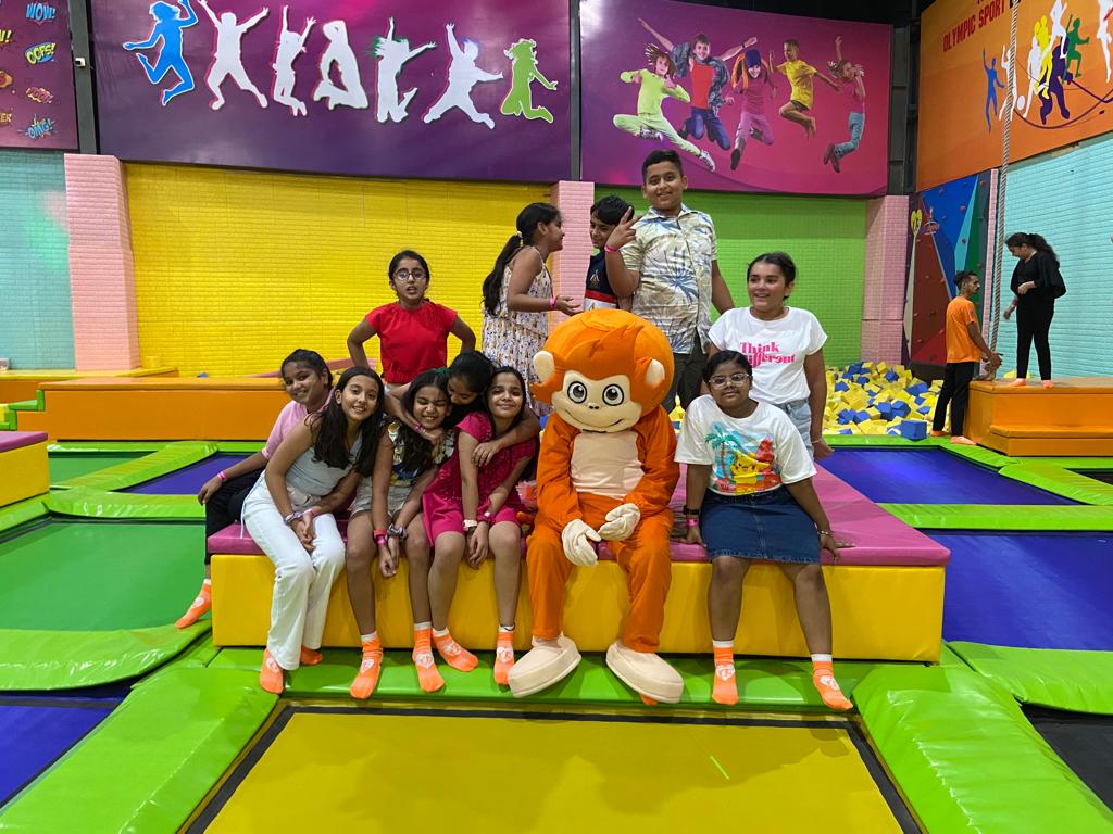 kids group fun at skyjumper
