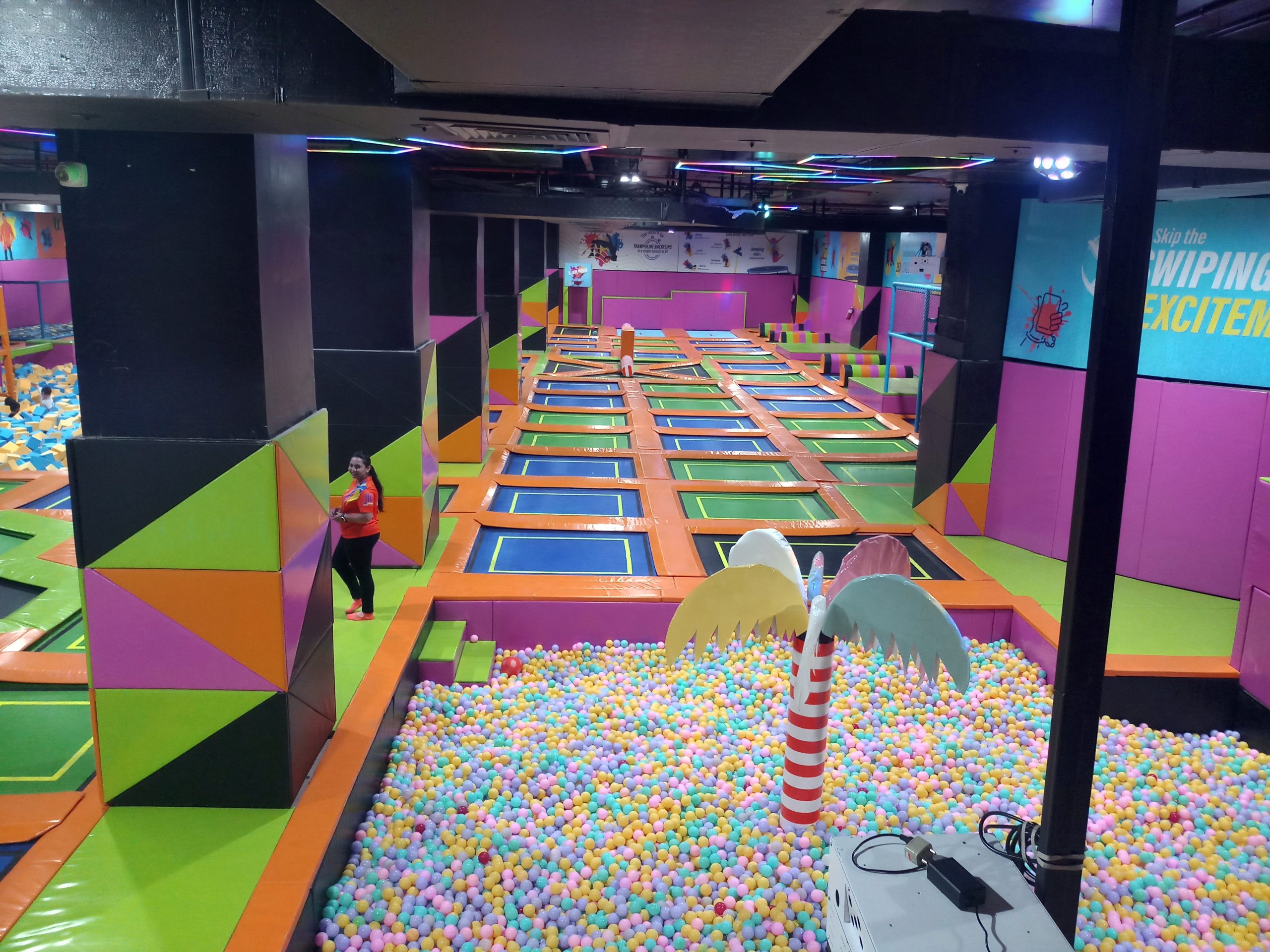 trampoline park in pune amanora