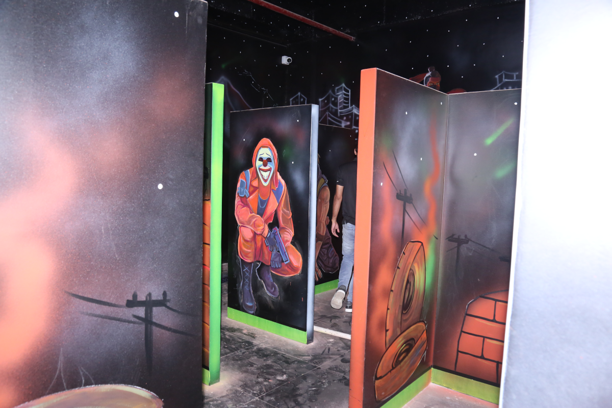 laser tag arena zone