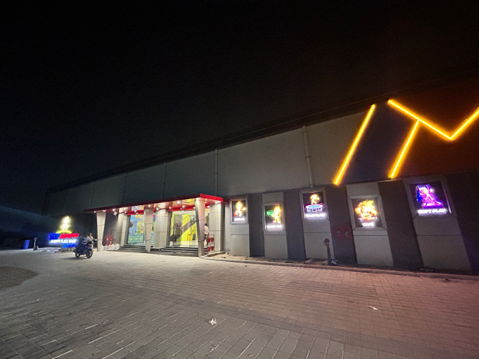 exterior wall design of skyjumper